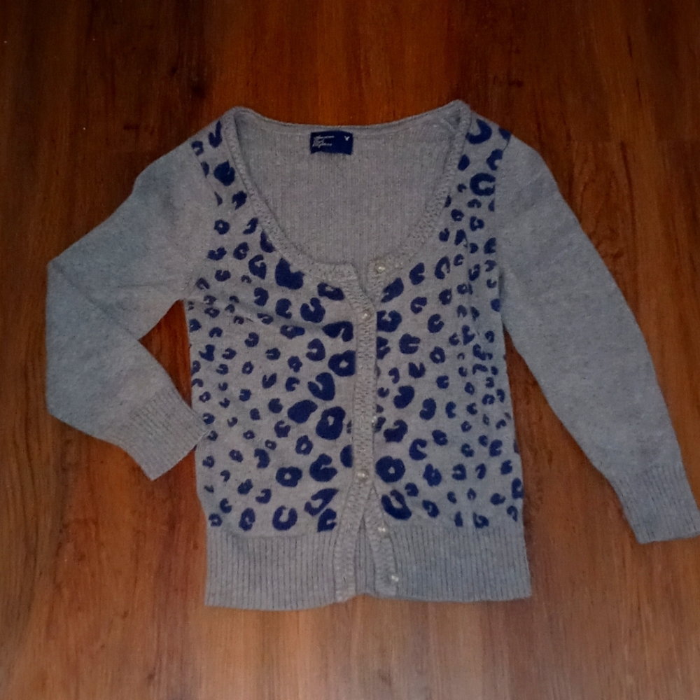 American eagle gray and navy blue cheetah print button down sweater